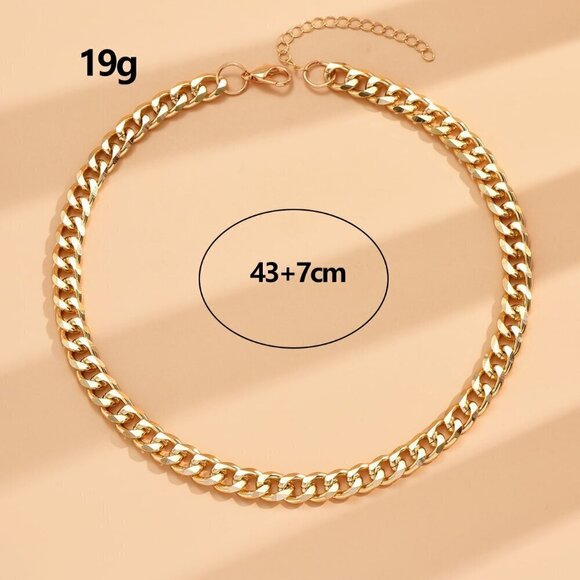 Yellow Gold Women's Minimalist Chain Necklace - Picture 4 of 4
